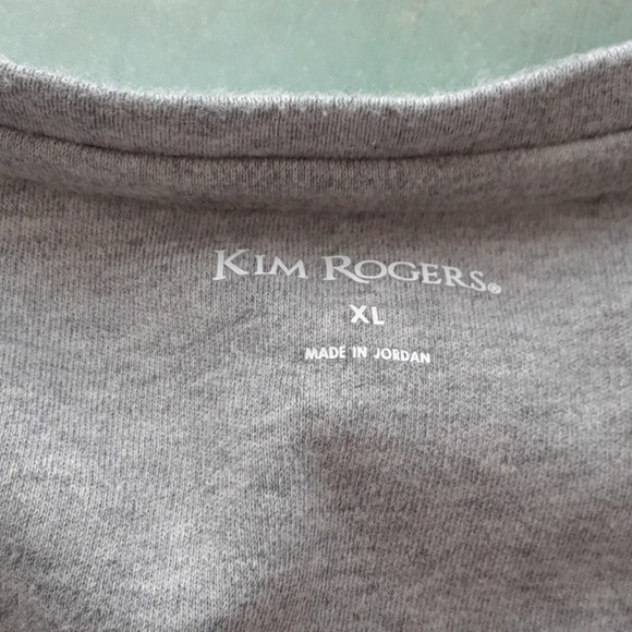 *5 for 25* Kim Rogers Gray V-neck T-Shirt - Picture 4 of 5